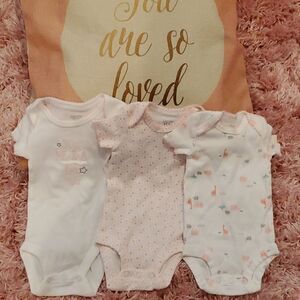 Set of 3 Carters undershirts for babybgirl newborn